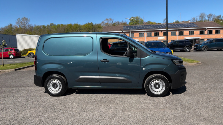 Vauxhall Combo Cargo Combo Diesel 1.5 Turbo D 100ps Prime Plus H1 Van